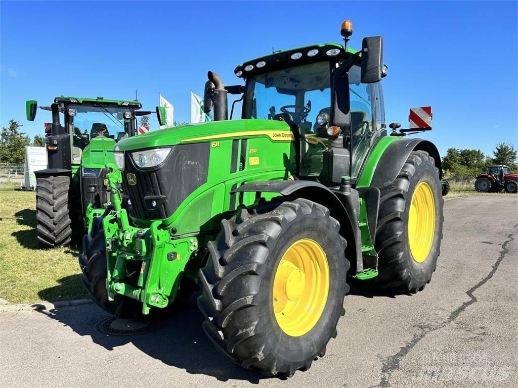 John Deere 6R 250 トラクター