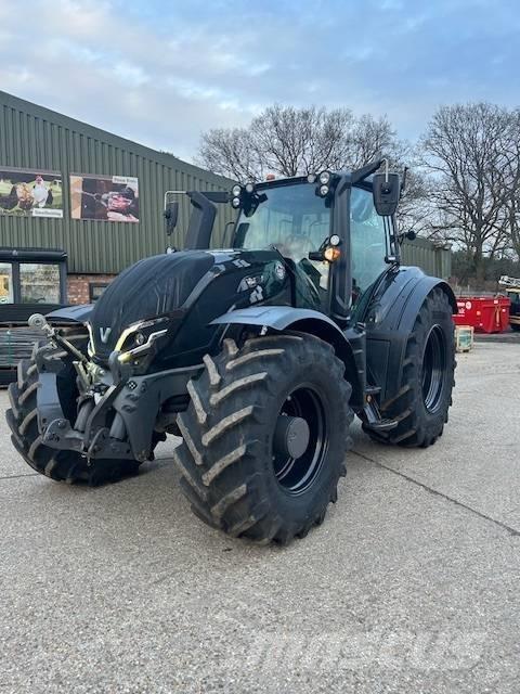 Valtra T 235 D トラクター