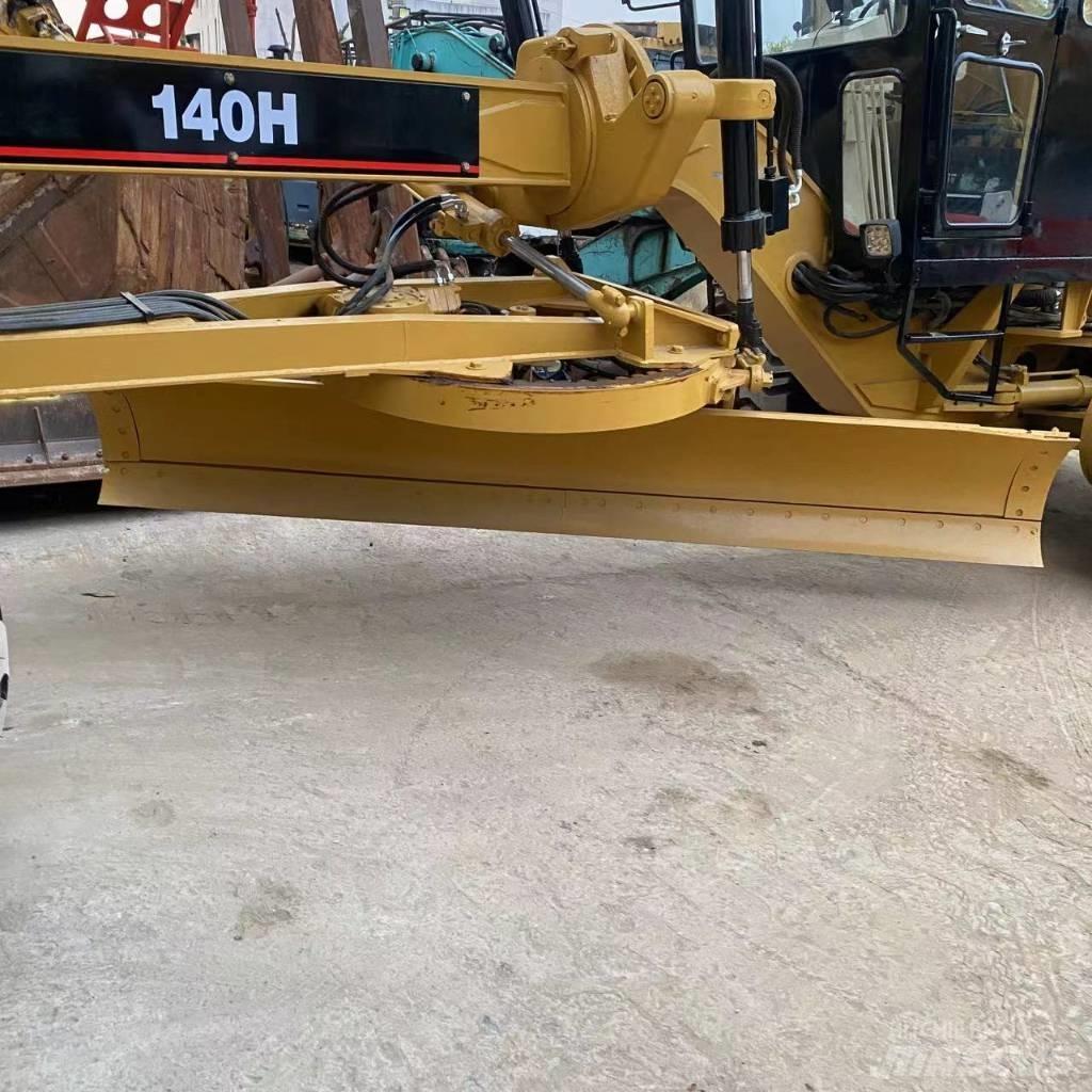 CAT 140 H モーターグレーダー