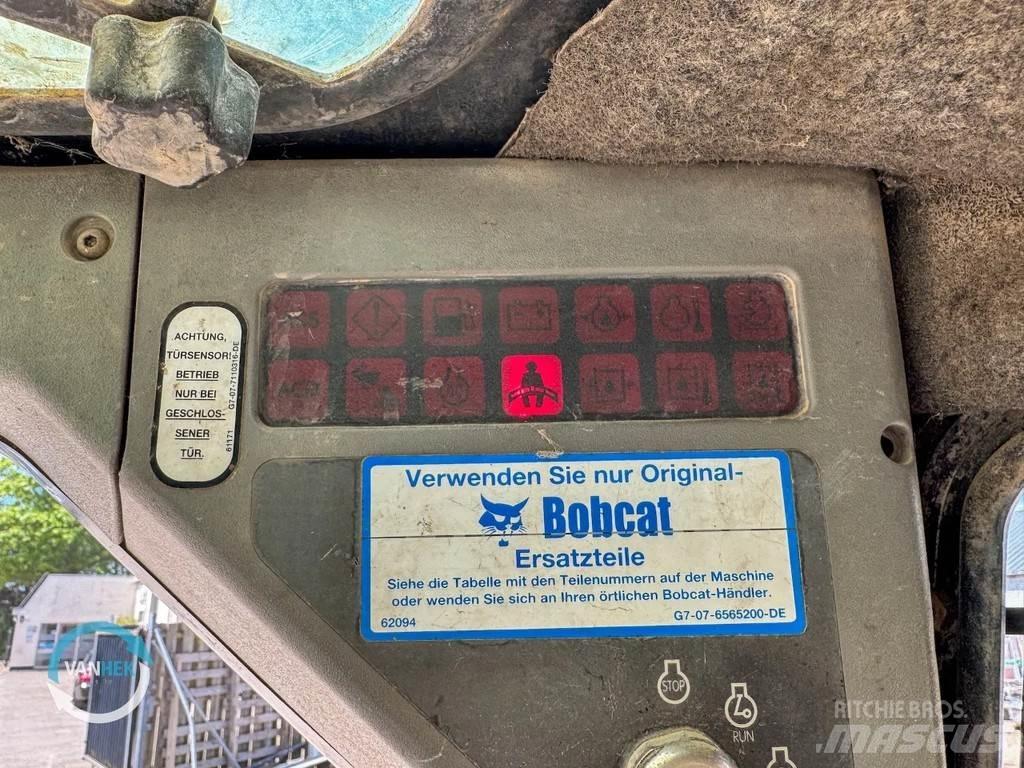 Bobcat S130 スキッドステアローダー