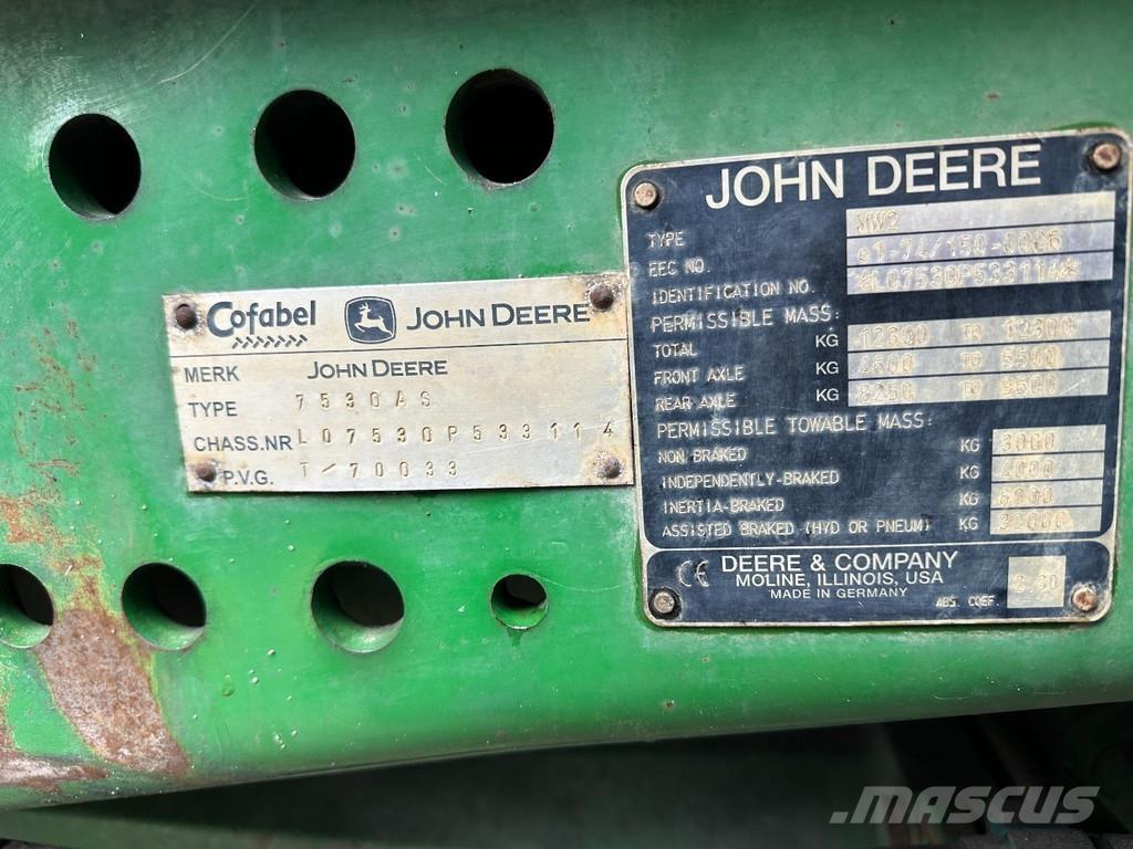 John Deere 7530 トラクター