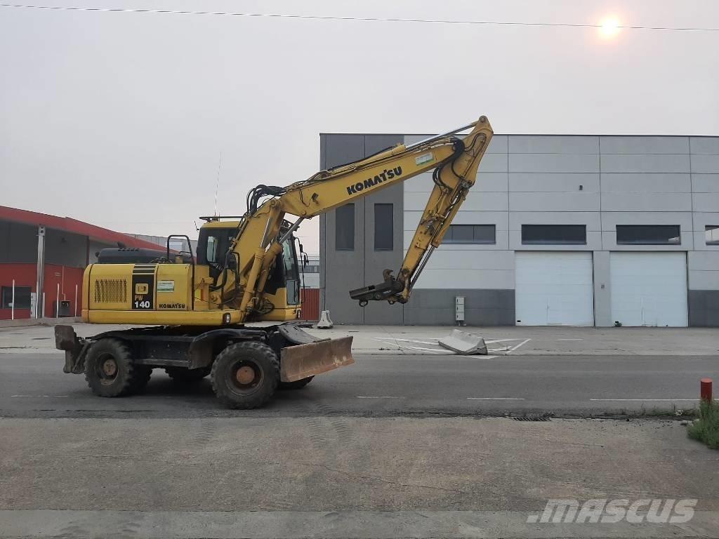 Komatsu PW 140-7 ホイール式油圧ショベル（パワーショベル・ユンボ・バックホー）