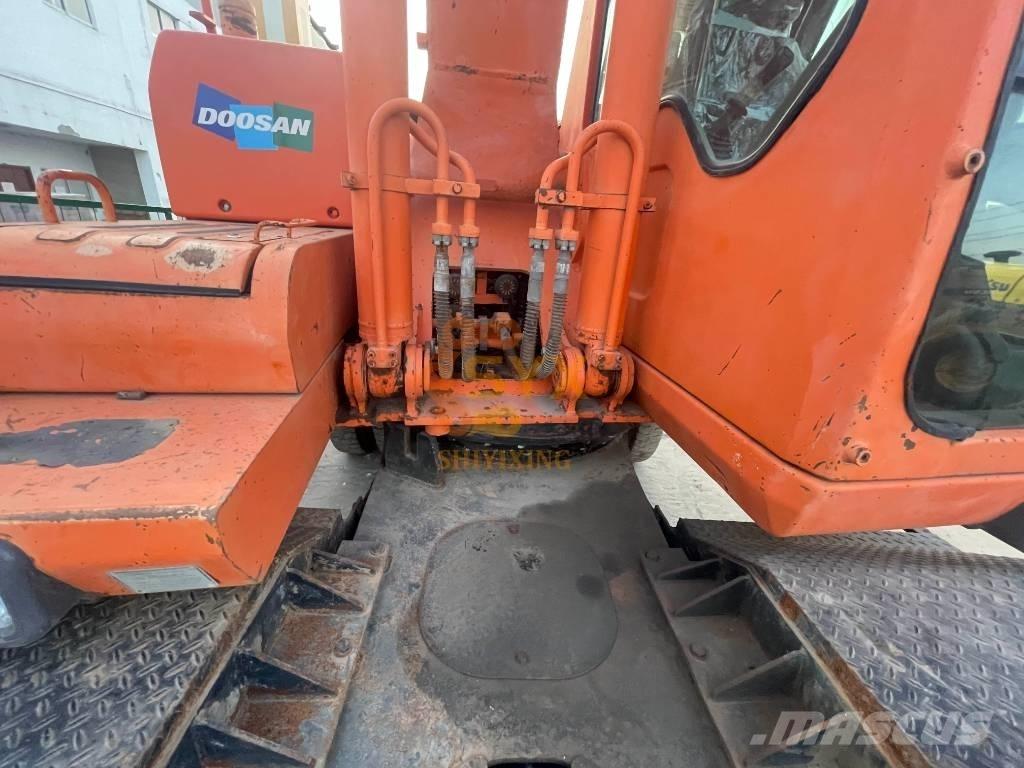 Doosan DH210W-7 ホイール式油圧ショベル（パワーショベル・ユンボ・バックホー）
