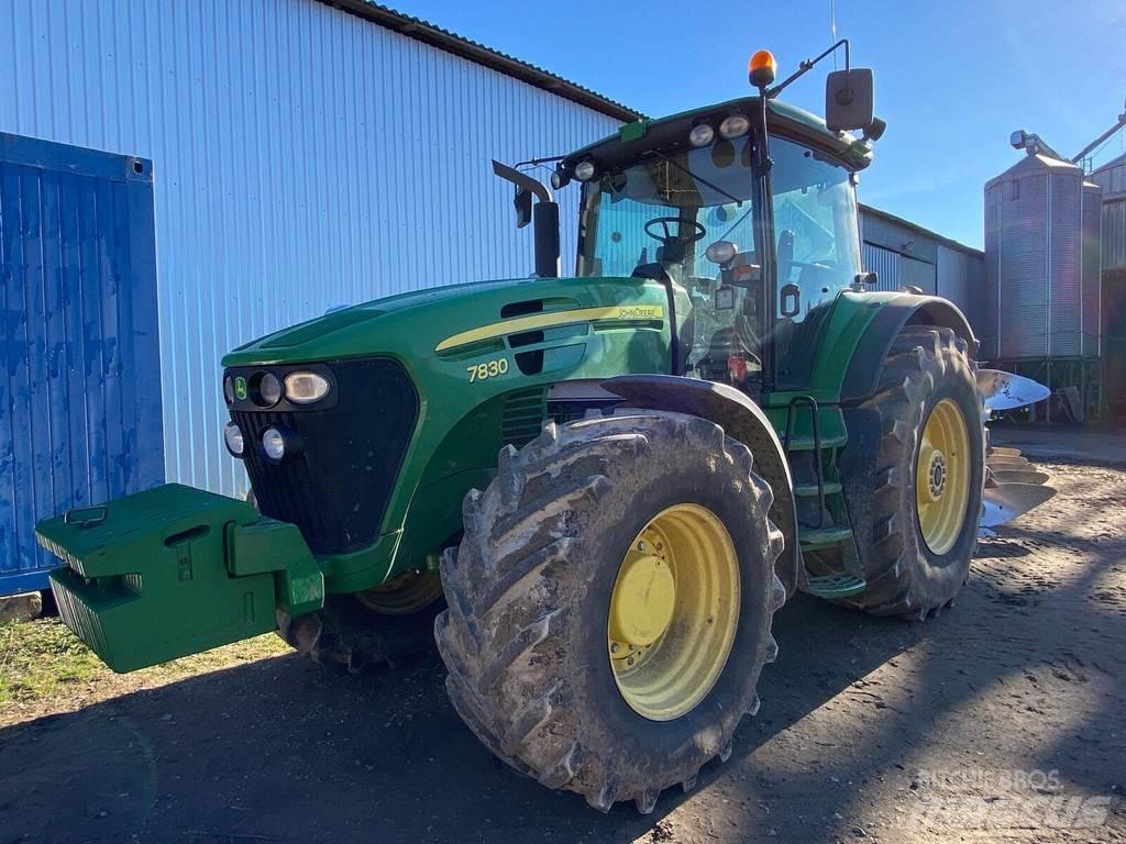 John Deere 7830 トラクター