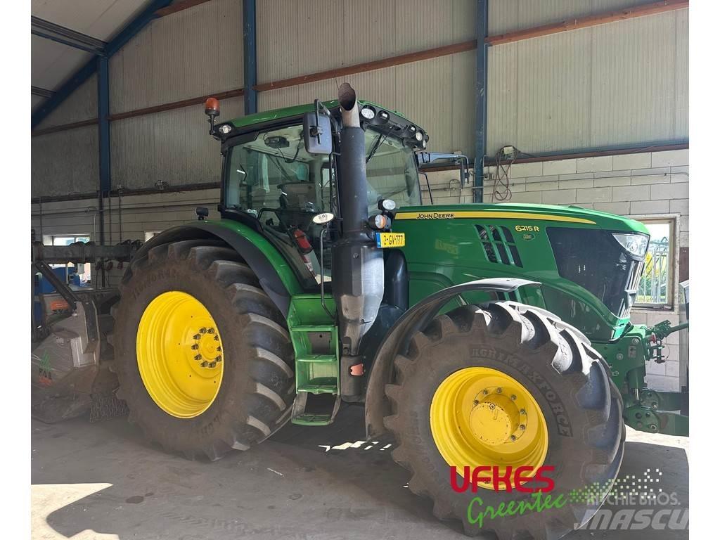 John Deere 6215 R トラクター