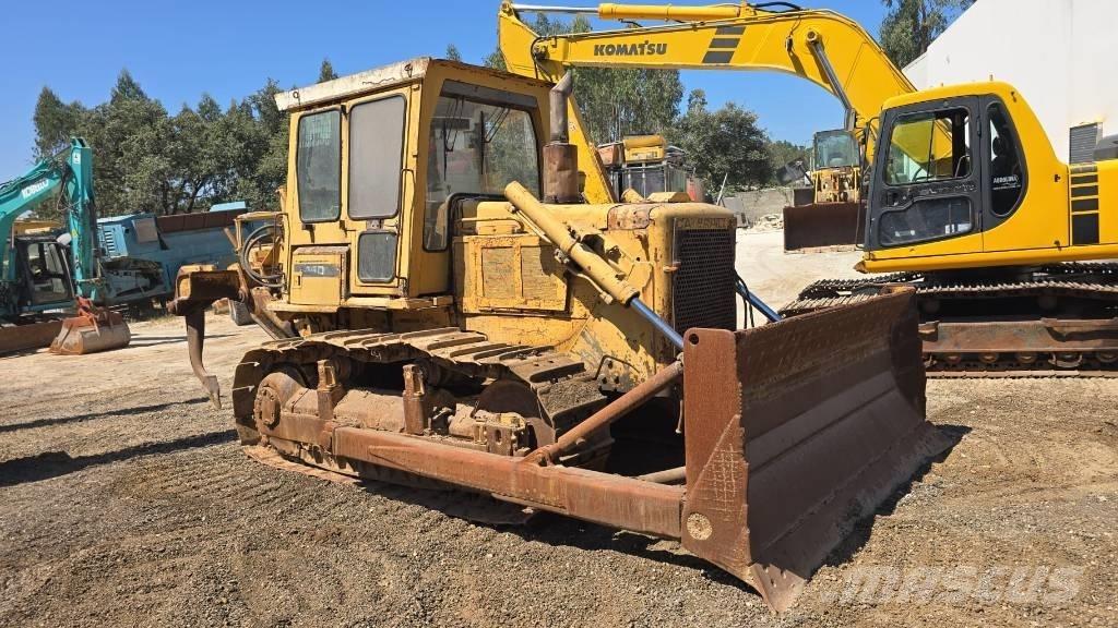 CAT D 6 D ブルドーザー