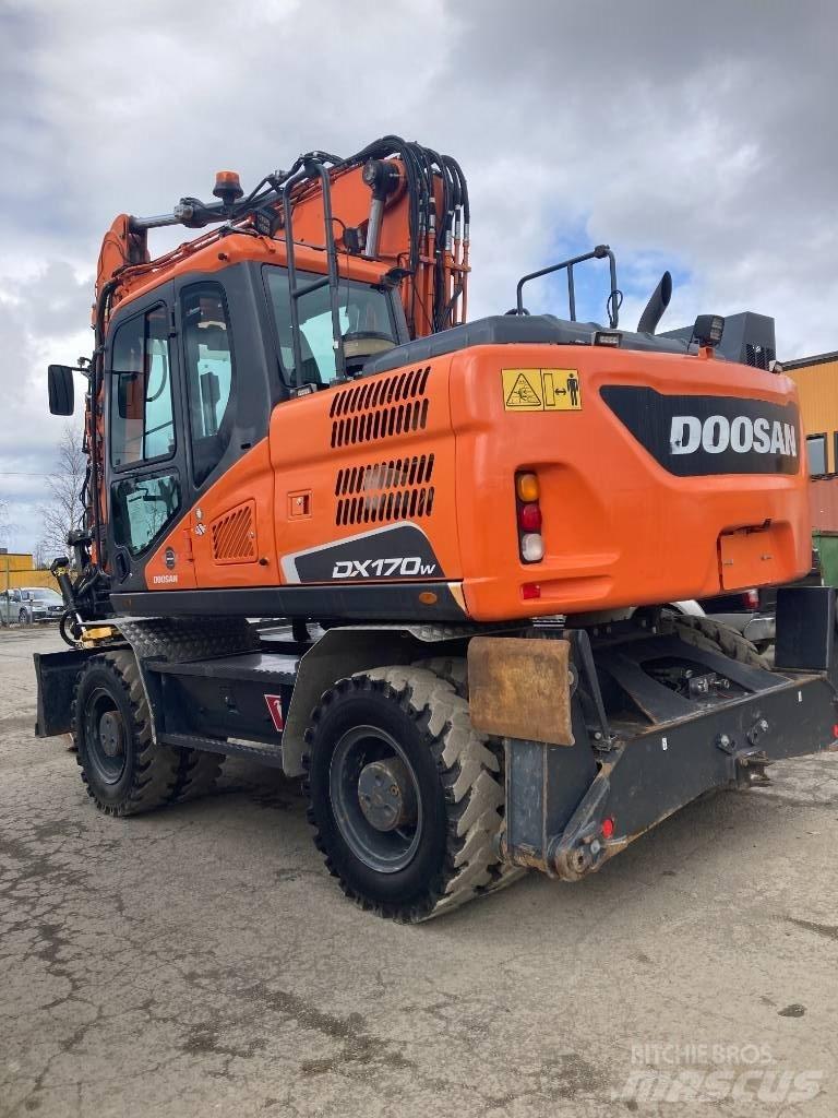 Doosan DX 170 W ホイール式油圧ショベル（パワーショベル・ユンボ・バックホー）
