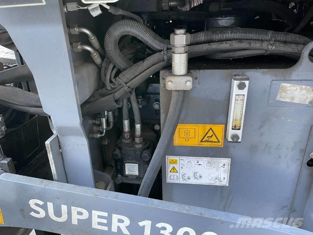 Vögele SUPER 1300-3I アスファルトフィニッシャ