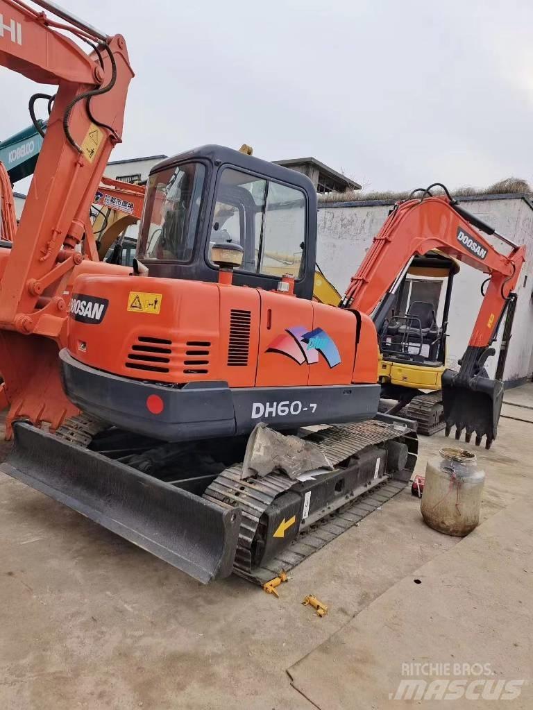 Doosan DH 60-7 ミニ油圧ショベル 7t以下（ミニユンボ・ミニディガー）
