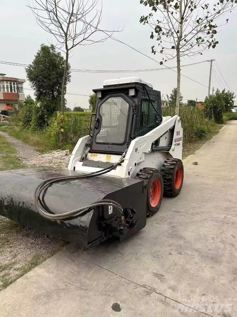 Bobcat S 16 スキッドステアローダー