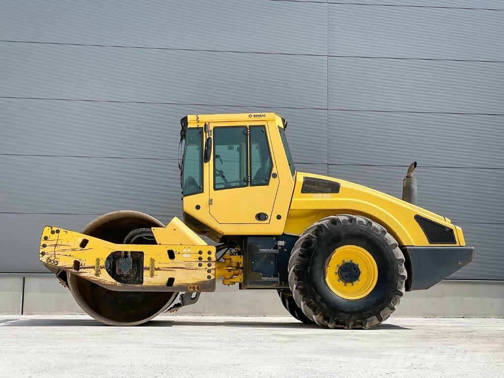 Bomag BW 213 DH-4 振動ローラ