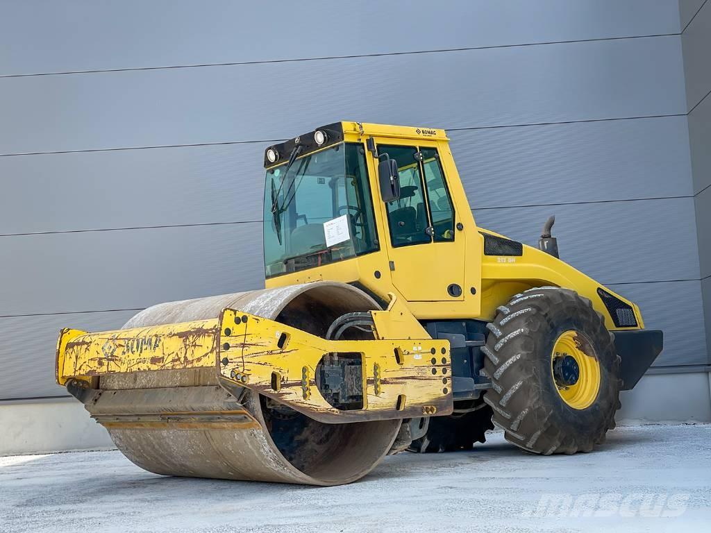 Bomag BW 213 DH-4 振動ローラ