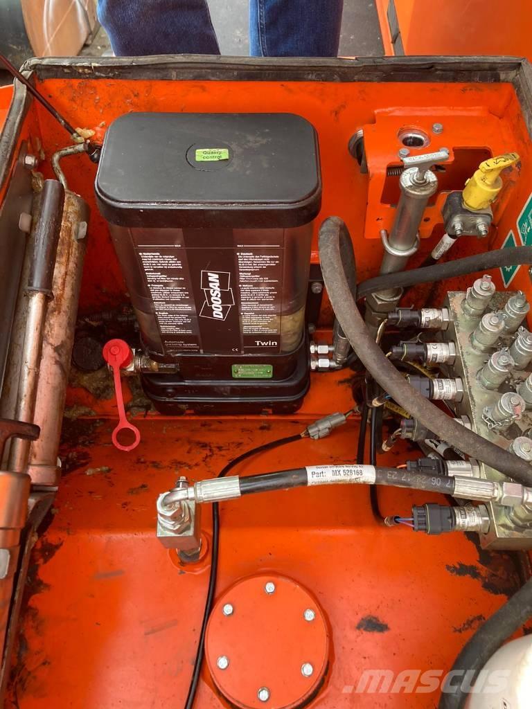 Doosan DA 30 アーティキュレート式ダンプトラック