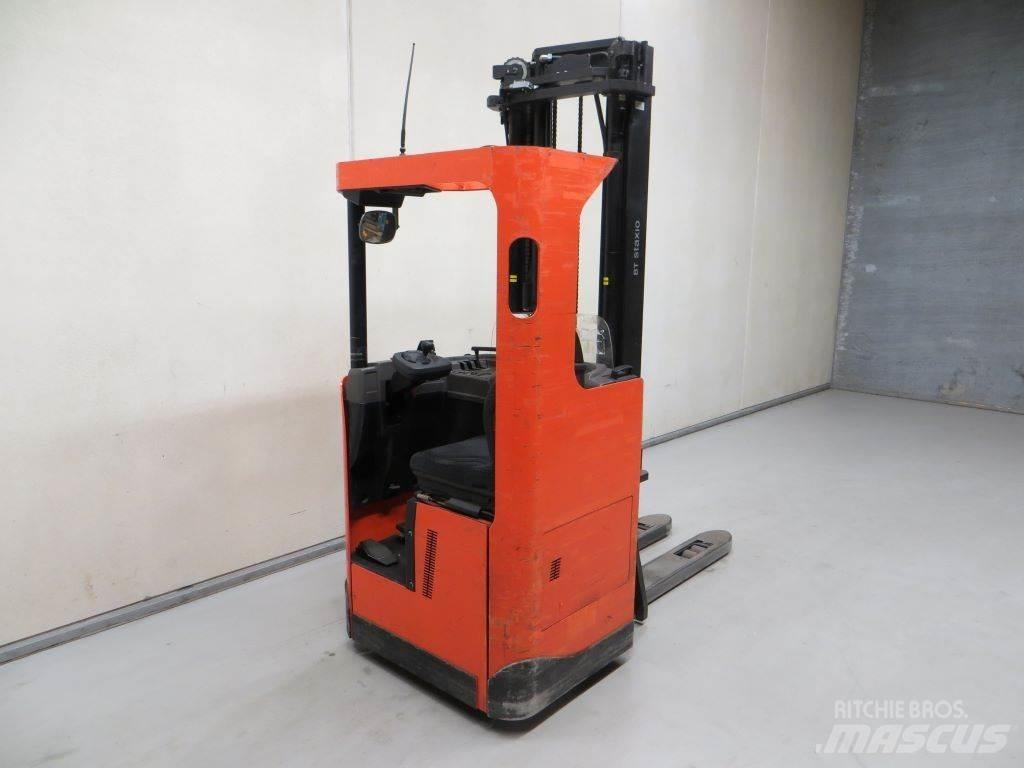 BT SRE 160 自走式スタッカー