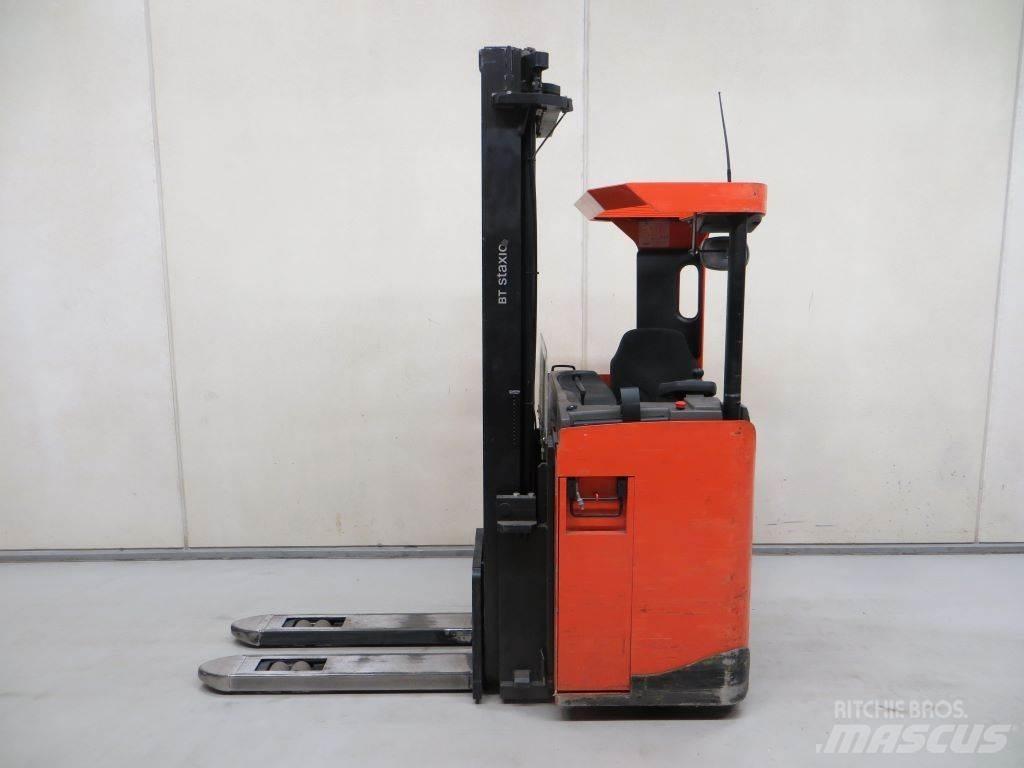 BT SRE 160 自走式スタッカー