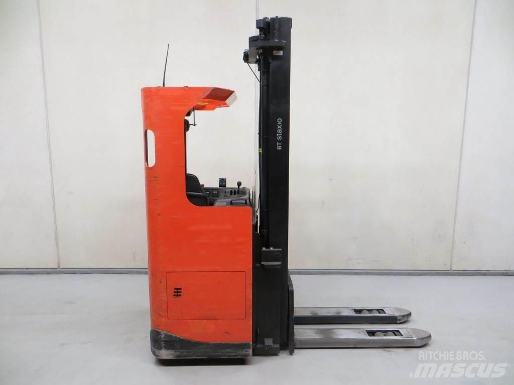 BT SRE 160 自走式スタッカー