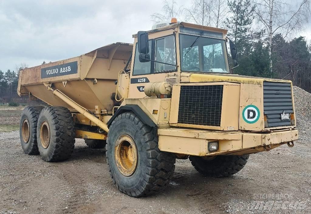 Volvo BM A 25 B アーティキュレート式ダンプトラック