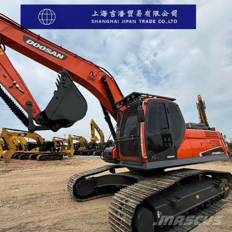 Doosan DX 225 大型油圧ショベル12t以上（パワーショベル・ユンボ）