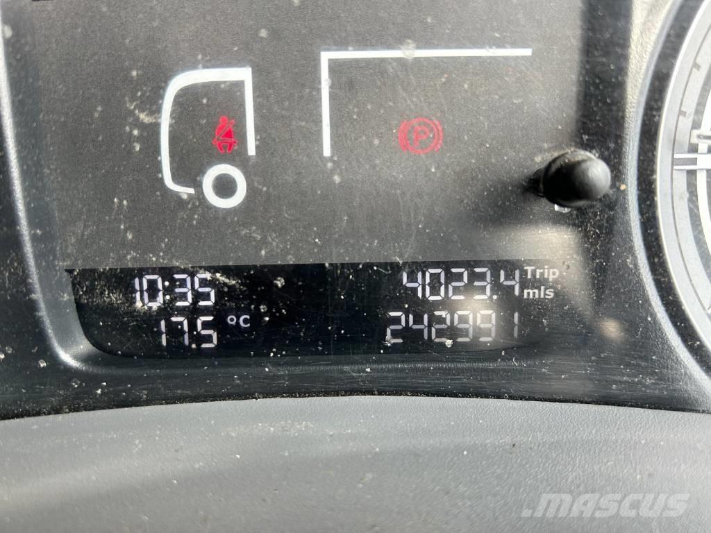 DAF CF 400 平ボディー／ウインチトラック