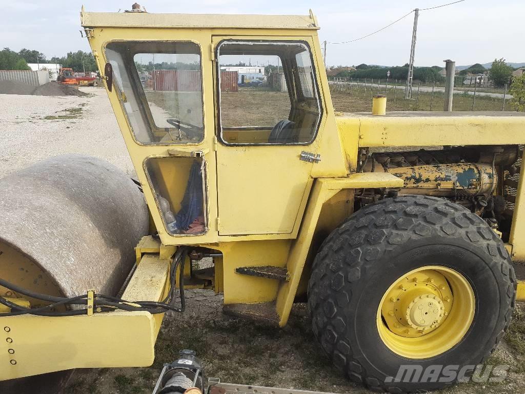 Bomag BW 212 D ソイルコンパクター