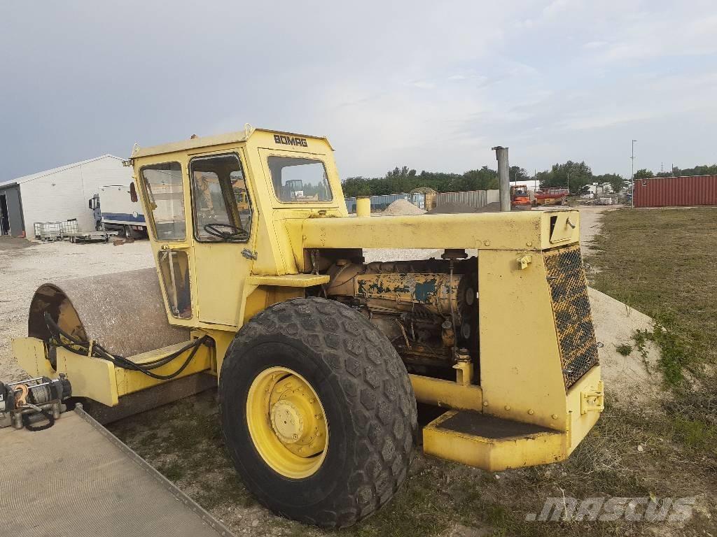 Bomag BW 212 D ソイルコンパクター