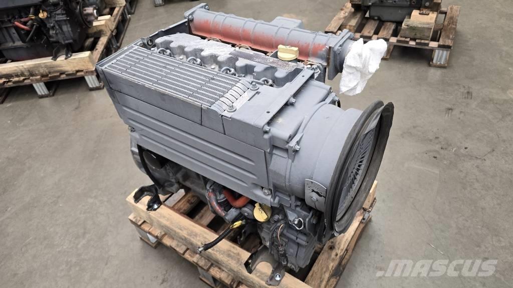 Deutz F4L2011 エンジン