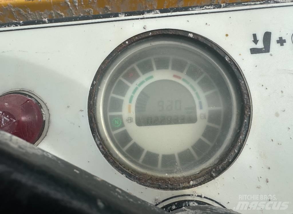 JCB 9TFT サイト　ダンプ