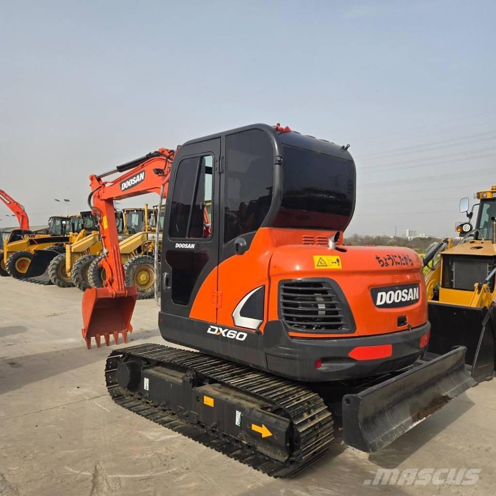 Doosan DX 60 ミニ油圧ショベル 7t以下（ミニユンボ・ミニディガー）