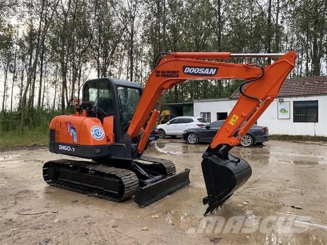 Doosan dh60-7 ミニ油圧ショベル 7t以下（ミニユンボ・ミニディガー）