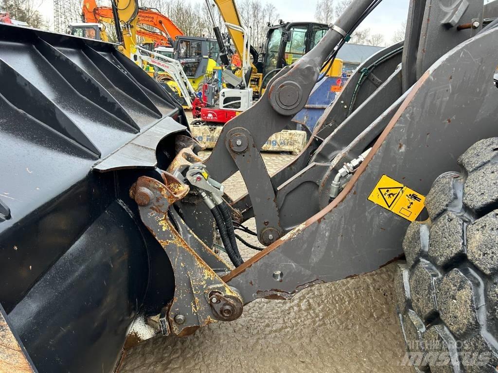Volvo L 120 H ホイールローダー・タイヤショベル