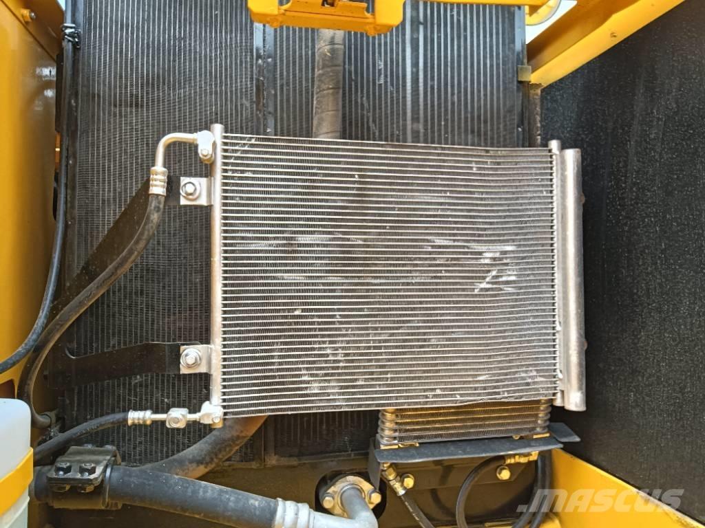 Komatsu PC 240 大型油圧ショベル12t以上（パワーショベル・ユンボ）