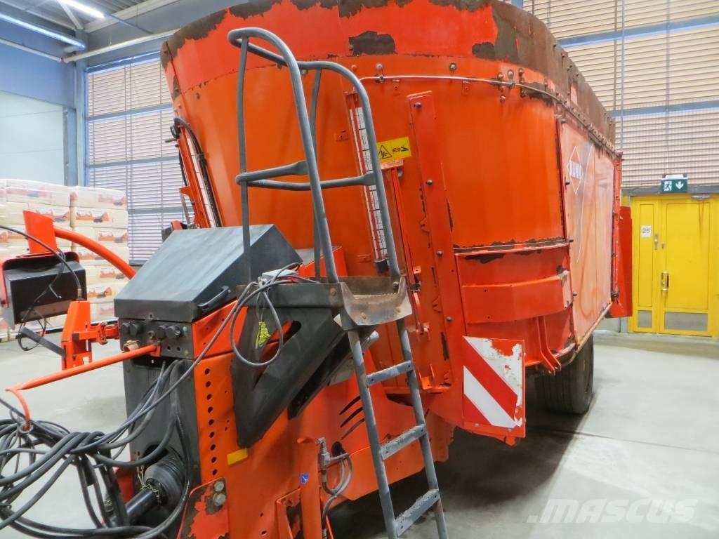 Kuhn EuroMix I ミキサーフィーダー