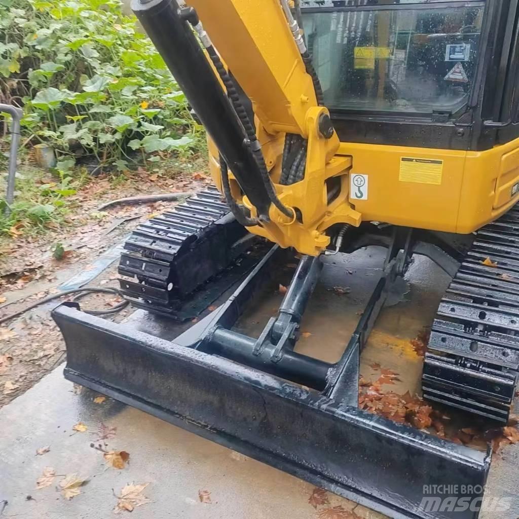 CAT 303.5 E CR ミニ油圧ショベル 7t以下（ミニユンボ・ミニディガー）