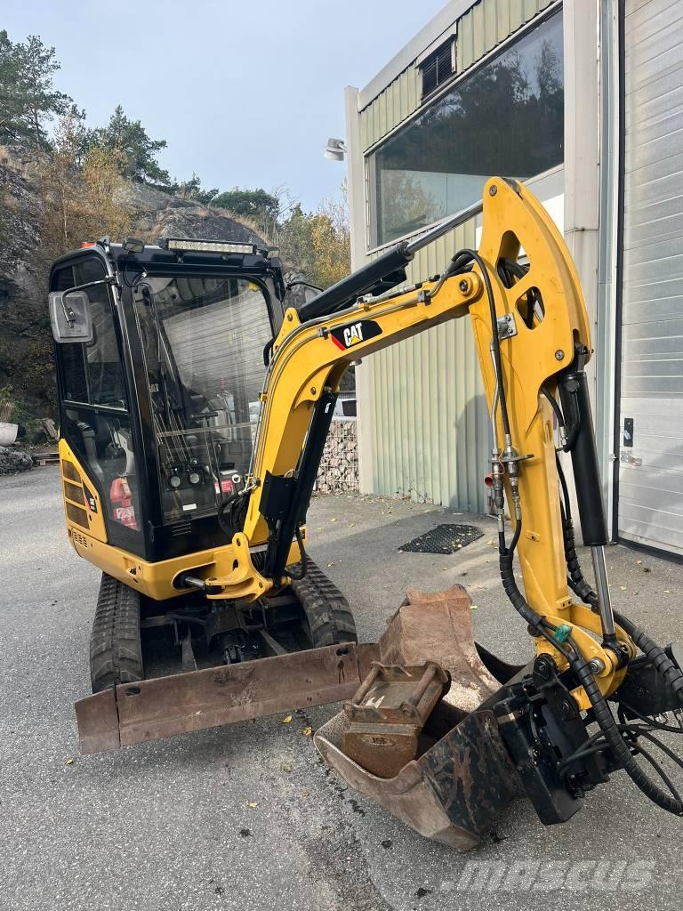CAT 301.7 D Rototilt ミニ油圧ショベル 7t以下（ミニユンボ・ミニディガー）