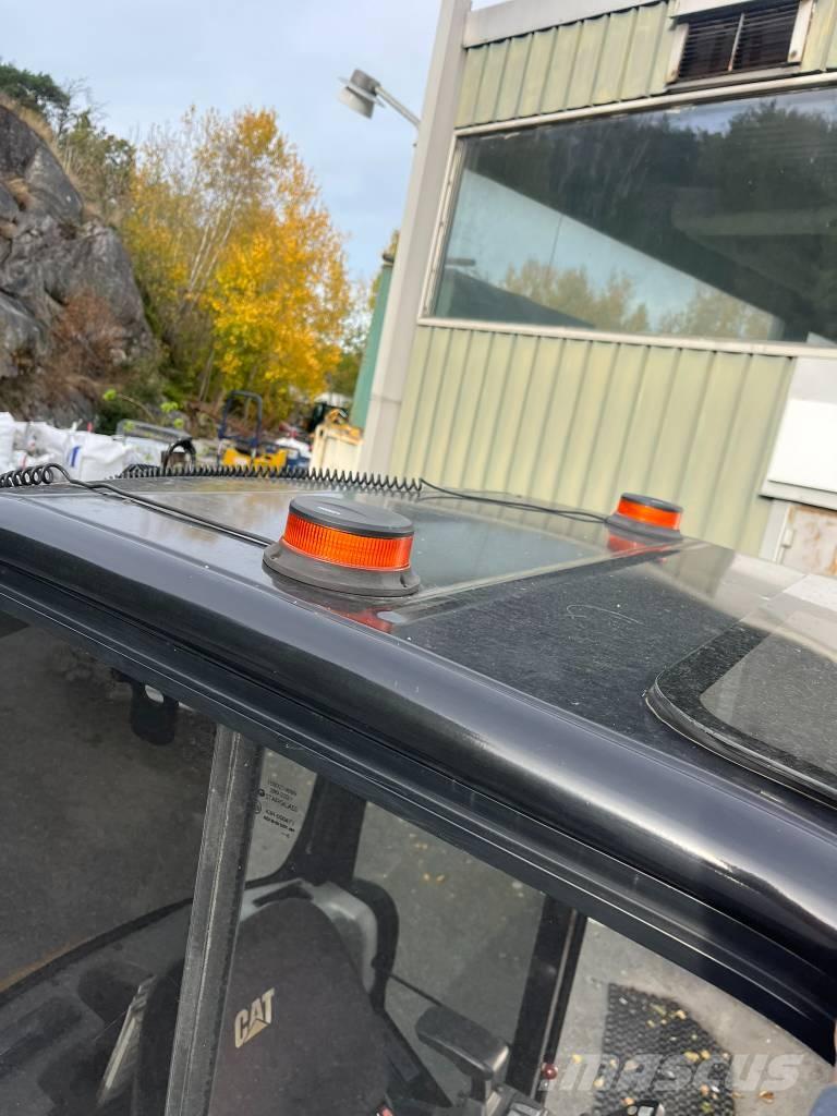 CAT 301.7 D Rototilt ミニ油圧ショベル 7t以下（ミニユンボ・ミニディガー）