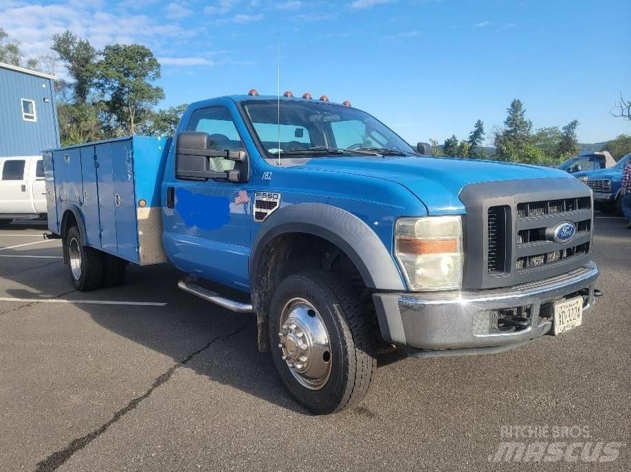 Ford F 550 XL 多目的／汎用車両