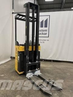 Atlet A/160STJN420 自走式スタッカー