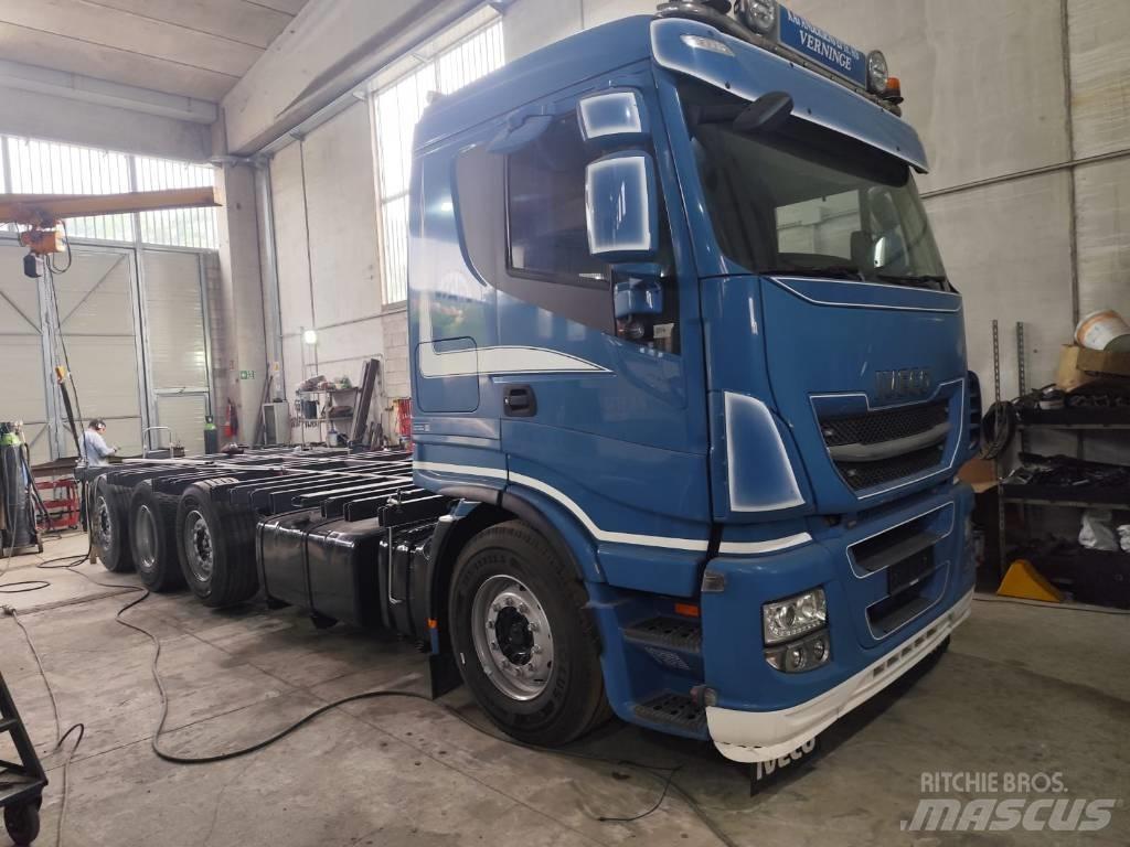 Iveco Stralis 320S50 平ボディー／ウインチトラック