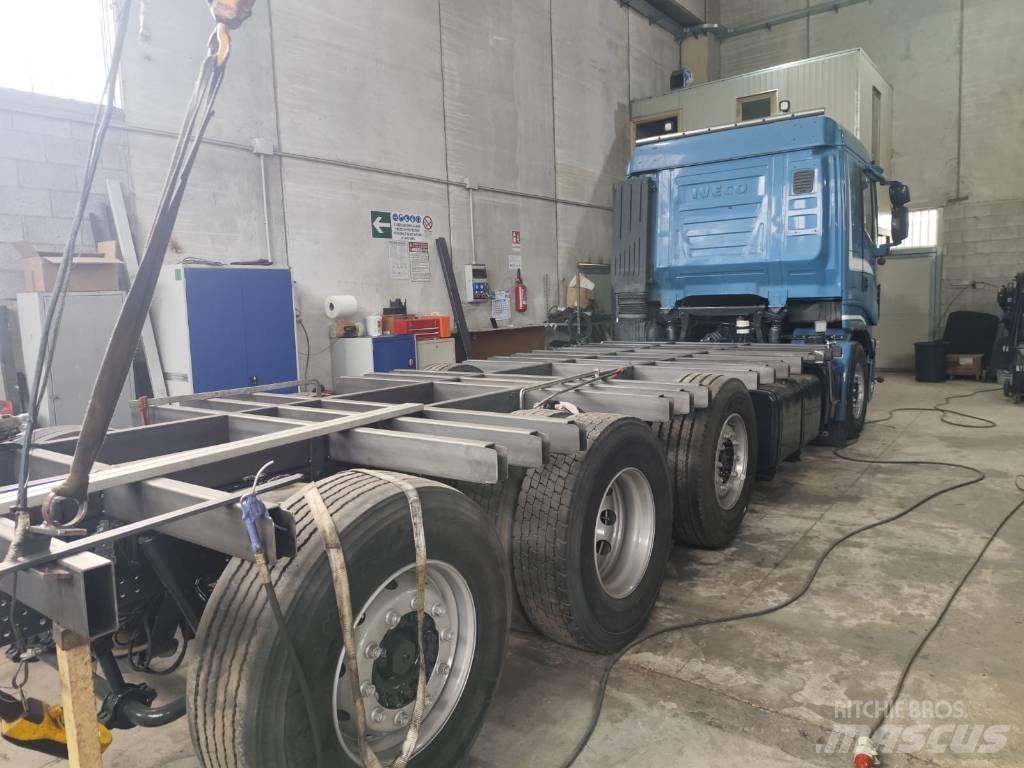 Iveco Stralis 320S50 平ボディー／ウインチトラック