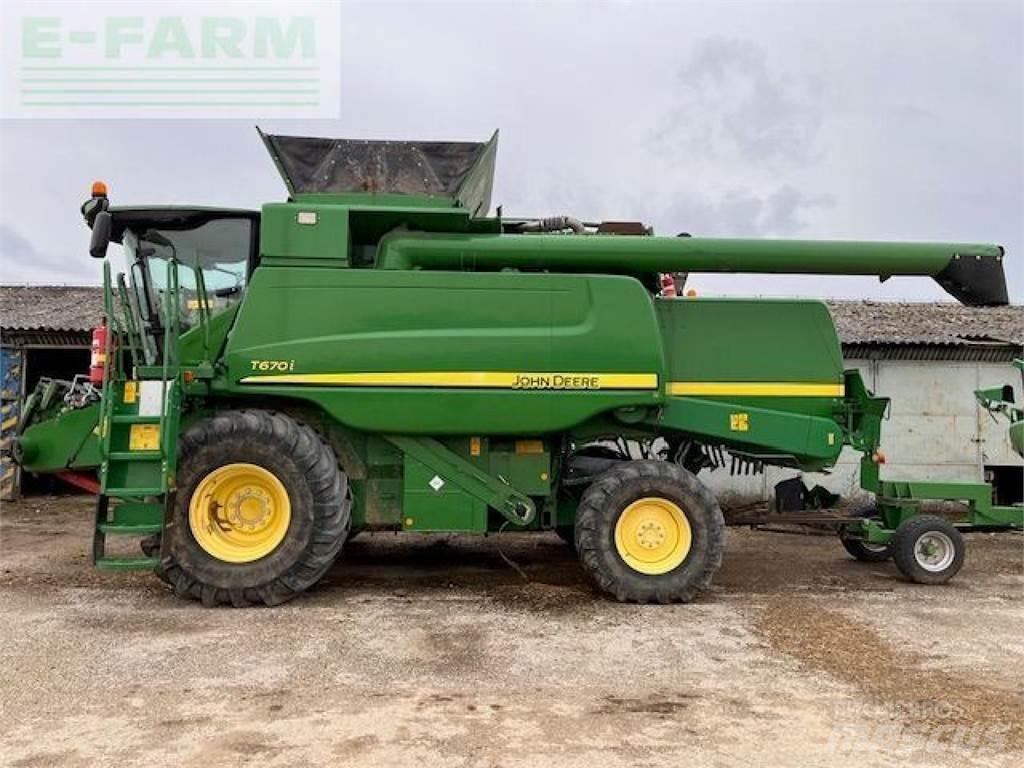 John Deere T670 コンバイン