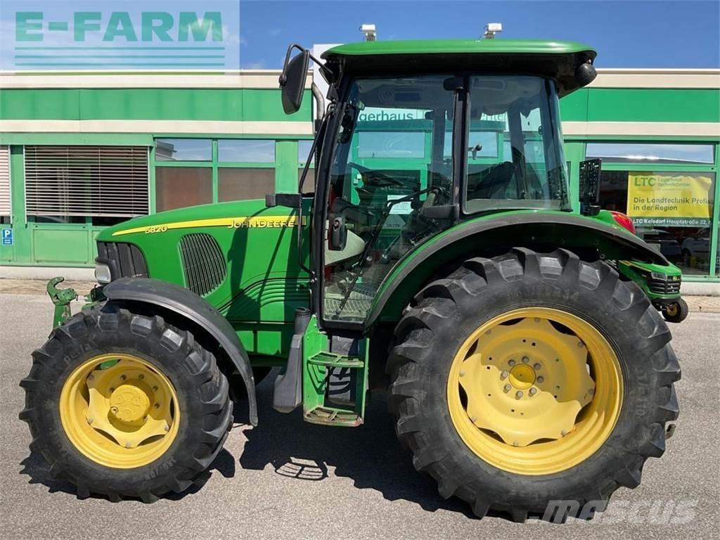 John Deere 5820 トラクター