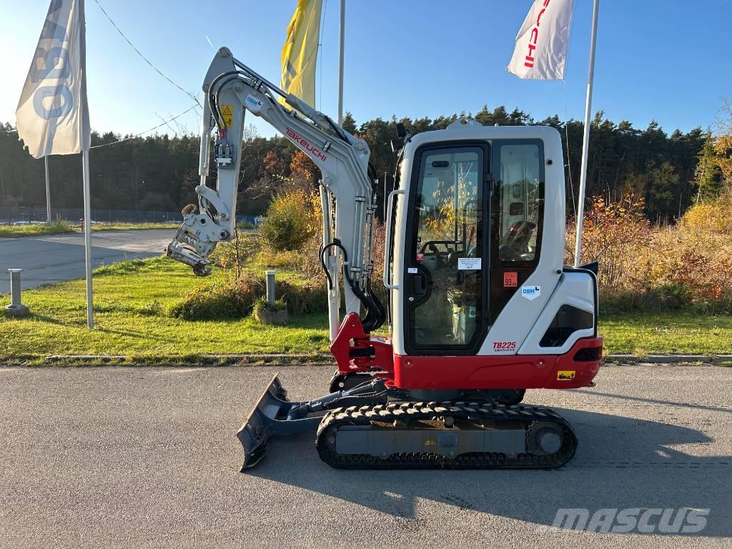 Takeuchi TB 225A V3 ミニ油圧ショベル 7t以下（ミニユンボ・ミニディガー）