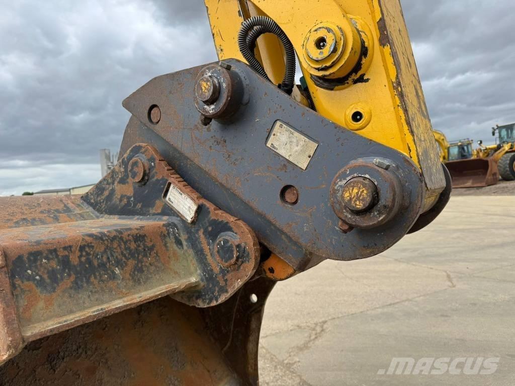 Komatsu PC 138 US-11 大型油圧ショベル12t以上（パワーショベル・ユンボ）