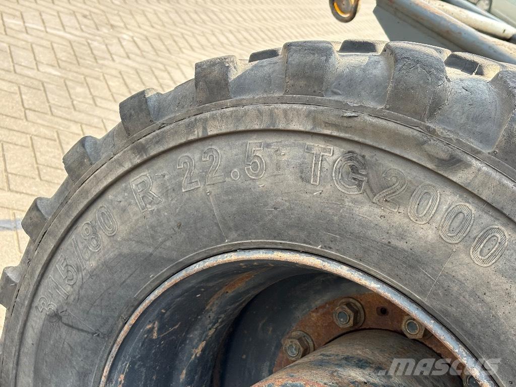 Hyundai 160W9-A ホイール式油圧ショベル（パワーショベル・ユンボ・バックホー）