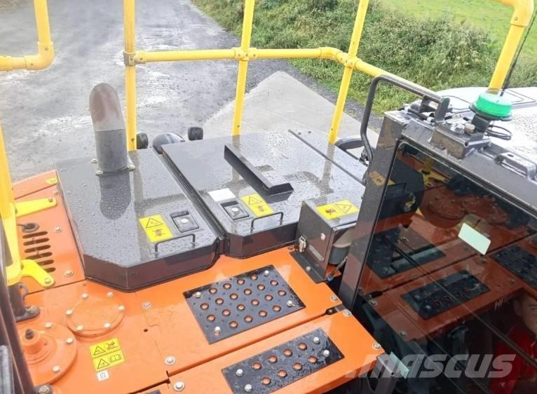 Hitachi ZX 130LCN 大型油圧ショベル12t以上（パワーショベル・ユンボ）