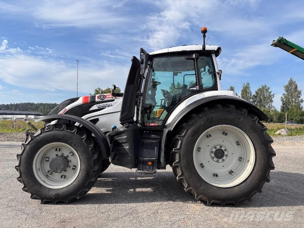 Valtra T215 Versu トラクター