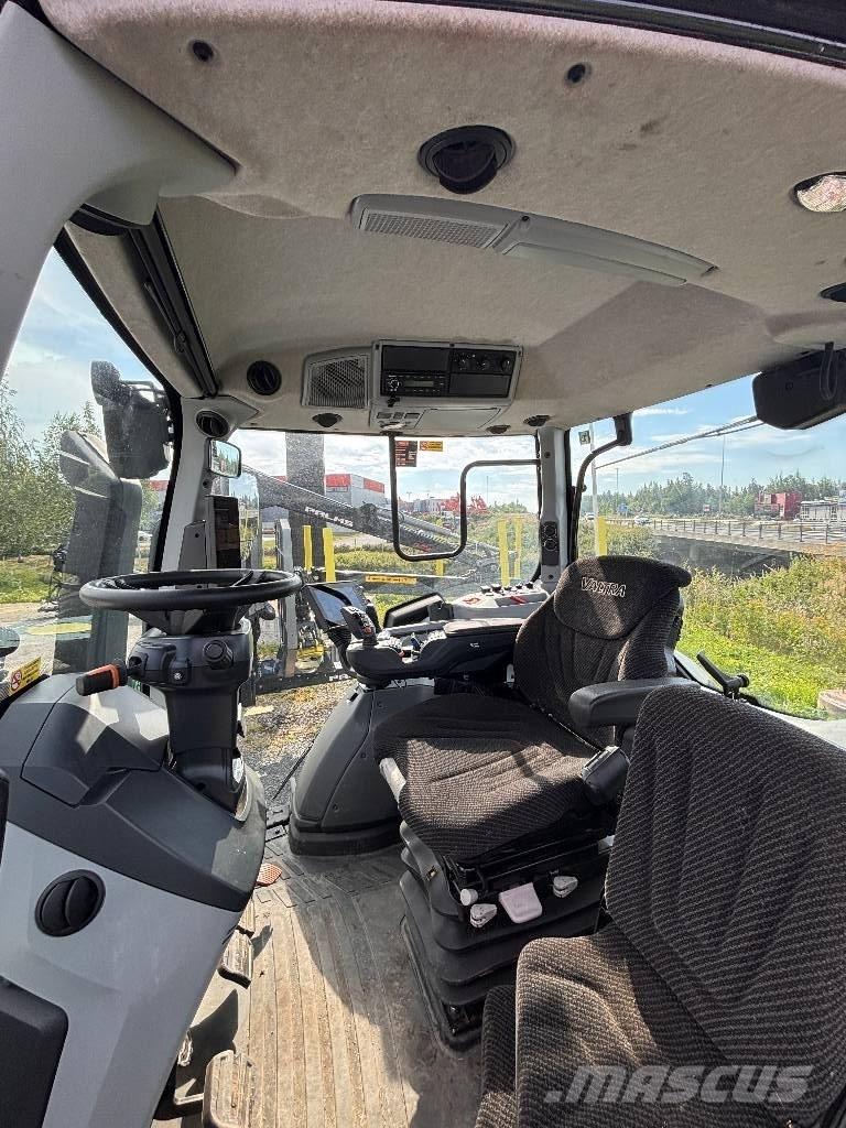 Valtra T215 Versu トラクター