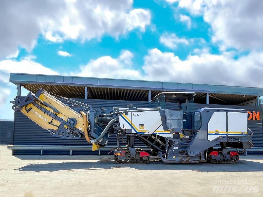 Wirtgen W 220 FI アスファルトコールドミリングマシーン