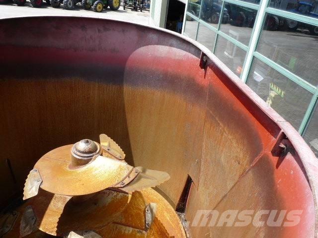 Trioliet SM-14 家畜飼料供給機