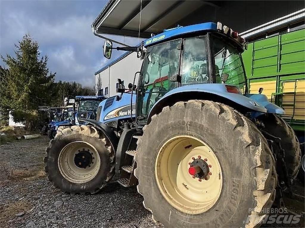New Holland TG255 トラクター